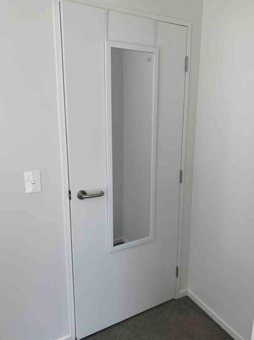 2 Bedrooms Apprtmt Plus Underground Parking In Cbd Κράισττσερτς Εξωτερικό φωτογραφία
