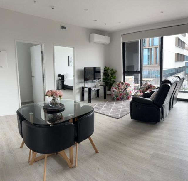 2 Bedrooms Apprtmt Plus Underground Parking In Cbd Κράισττσερτς Εξωτερικό φωτογραφία